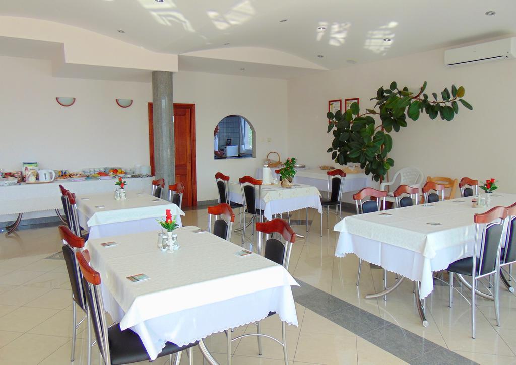 Pansion Kardum Bed & Breakfast Bibinje Bagian luar foto